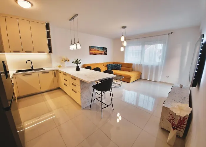 Klara Apartment *