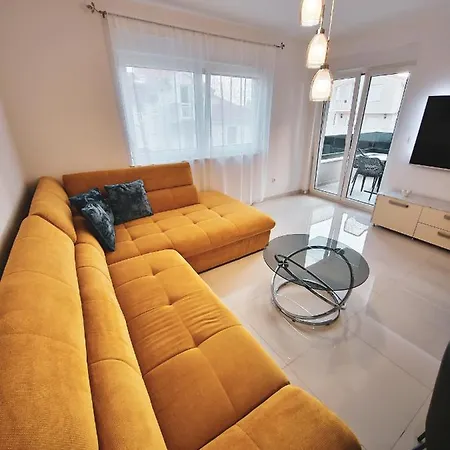 公寓 Klara 特罗吉尔